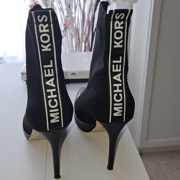 michael michael kors vicky bootie - Picture 3 of 4